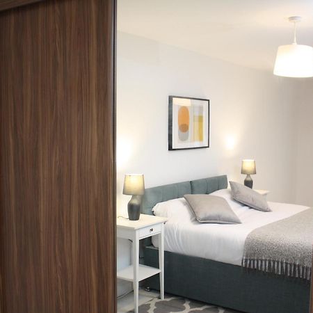 2 Bed 2 Bath Apartment & Parking - Lgw 10Min Drive كرولي المظهر الخارجي الصورة
